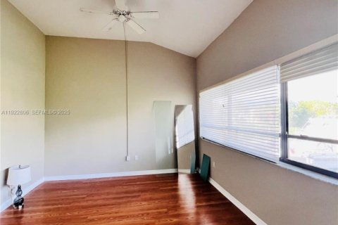 Touwnhouse à louer à Sunny Isles Beach, Floride: 3 chambres, 210.42 m2 № 1976716 - photo 20