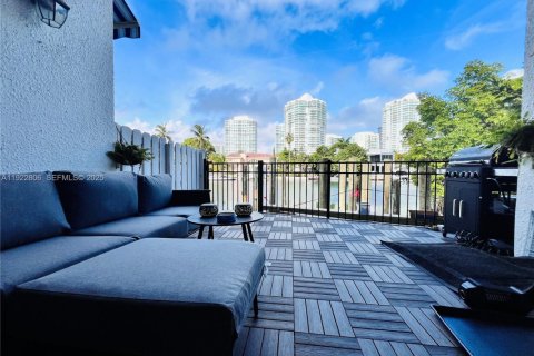 Touwnhouse à louer à Sunny Isles Beach, Floride: 3 chambres, 210.42 m2 № 1976716 - photo 14