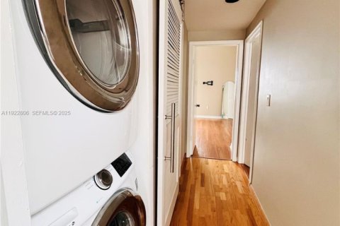 Touwnhouse à louer à Sunny Isles Beach, Floride: 3 chambres, 210.42 m2 № 1976716 - photo 29