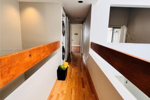 Touwnhouse à louer à Sunny Isles Beach, Floride: 3 chambres, 210.42 m2 № 1976716 - photo 28