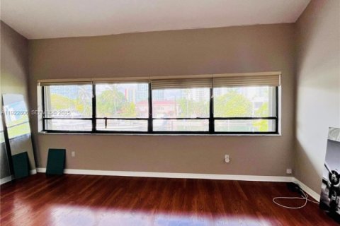 Touwnhouse à louer à Sunny Isles Beach, Floride: 3 chambres, 210.42 m2 № 1976716 - photo 21