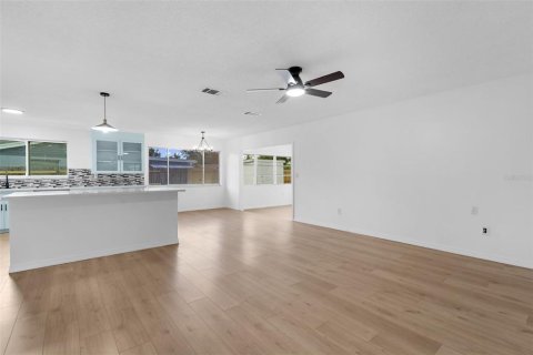 House in North Port, Florida 3 bedrooms, 123.75 sq.m. № 1847898 - photo 2
