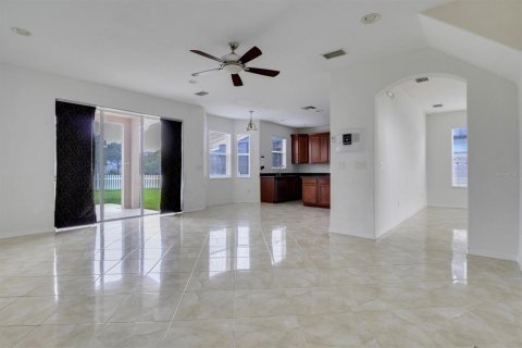 Villa ou maison à louer à Wesley Chapel, Floride: 5 chambres, 265.51 m2 № 2389421 - photo 9