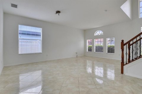 Villa ou maison à louer à Wesley Chapel, Floride: 5 chambres, 265.51 m2 № 2389421 - photo 8