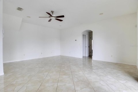 Villa ou maison à louer à Wesley Chapel, Floride: 5 chambres, 265.51 m2 № 2389421 - photo 10