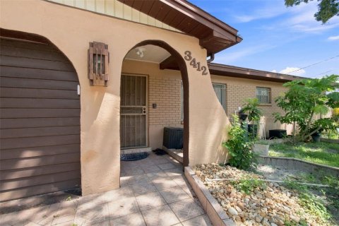 Villa ou maison à vendre à Tampa, Floride: 4 chambres, 188.31 m2 № 2345509 - photo 3