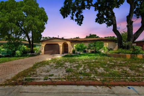 Casa en Tampa, Florida 4 dormitorios, 188.31 m2 № 2345509