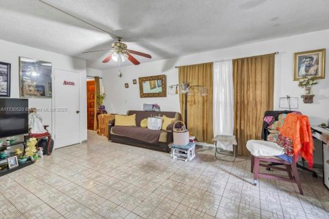 Propiedad comercial en venta en Miami, Florida, 358.23 m2 № 1861150 - foto 28