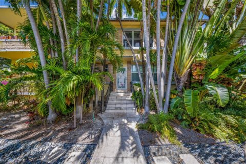 Condo in Miami Beach, Florida, 2 bedrooms  № 1929392 - photo 7