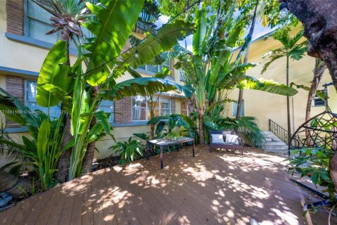 Condo in Miami Beach, Florida, 2 bedrooms  № 1929392 - photo 4