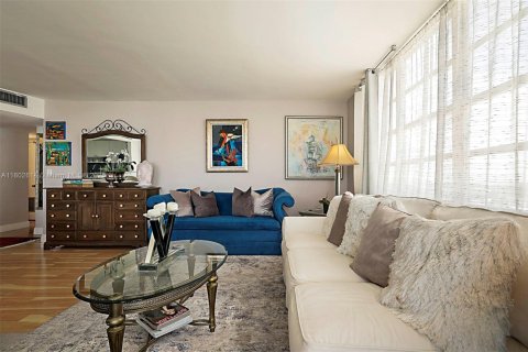 Condo in Aventura, Florida, 2 bedrooms  № 1864788 - photo 9
