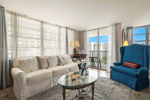 Condo in Aventura, Florida, 2 bedrooms  № 1864788 - photo 8