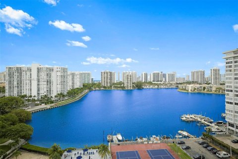 Condo in Aventura, Florida, 2 bedrooms  № 1864788 - photo 29