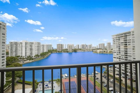 Condo in Aventura, Florida, 2 bedrooms  № 1864788 - photo 27