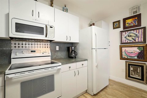 Condo in Aventura, Florida, 2 bedrooms  № 1864788 - photo 15