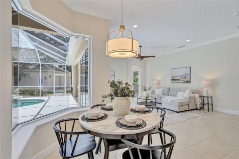 House in Bradenton, Florida 4 bedrooms, 279.26 sq.m. № 2151683 - photo 24