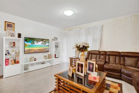 Купить виллу или дом в Тамарак, Флорида 1 комната, 132.66м2, № 2182774 - фото 14
