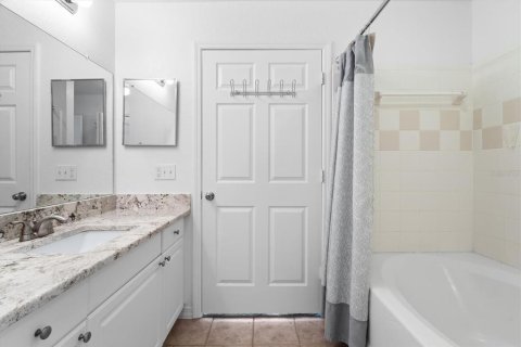 Condo in Sarasota, Florida, 2 bedrooms  № 1530144 - photo 21