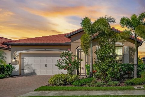 House in Nokomis, Florida 2 bedrooms, 166.85 sq.m. № 2098380