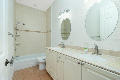 House in North Port, Florida 4 bedrooms, 286.88 sq.m. № 1592951 - photo 19