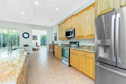 House in North Port, Florida 4 bedrooms, 286.88 sq.m. № 1592951 - photo 7