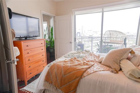 Condo in Tampa, Florida, 2 bedrooms  № 1783249 - photo 19