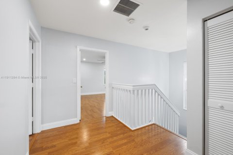 House in Miramar, Florida 4 bedrooms, 196.3 sq.m. № 1967499 - photo 19