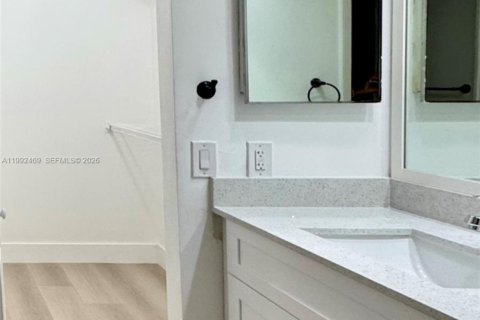 House in Weston, Florida 3 bedrooms, 149.67 sq.m. № 2059124 - photo 26