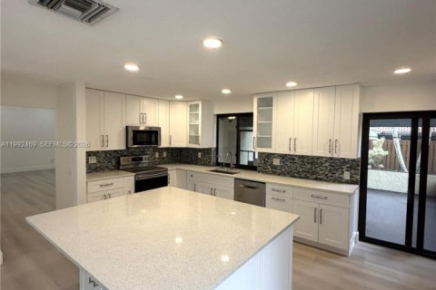 House in Weston, Florida 3 bedrooms, 149.67 sq.m. № 2059124 - photo 21