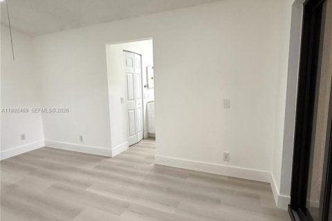 House in Weston, Florida 3 bedrooms, 149.67 sq.m. № 2059124 - photo 24