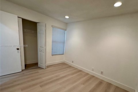 House in Weston, Florida 3 bedrooms, 149.67 sq.m. № 2059124 - photo 30