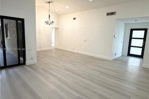 House in Weston, Florida 3 bedrooms, 149.67 sq.m. № 2059124 - photo 16