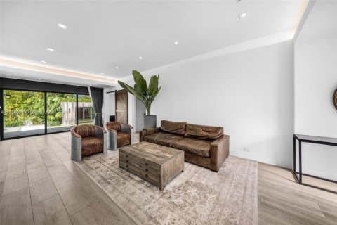 Villa ou maison à louer à Miami, Floride: 3 chambres, 149.76 m2 № 1937950 - photo 5