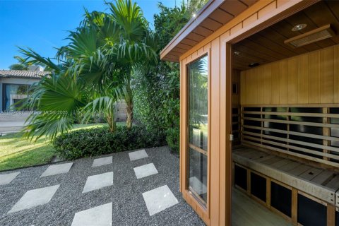 Casa en alquiler en Miami, Florida, 3 dormitorios, 149.76 m2 № 1937950 - foto 30