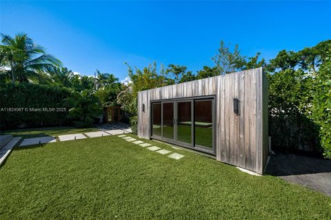 Casa en alquiler en Miami, Florida, 3 dormitorios, 149.76 m2 № 1937950 - foto 28