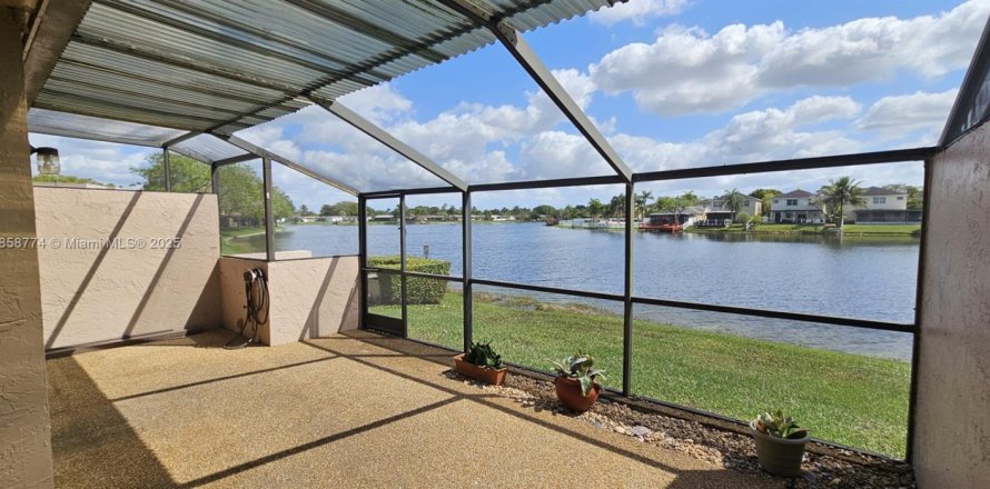 Touwnhouse à Pembroke Pines, Floride 2 chambres, 97.18 m2 № 1887247