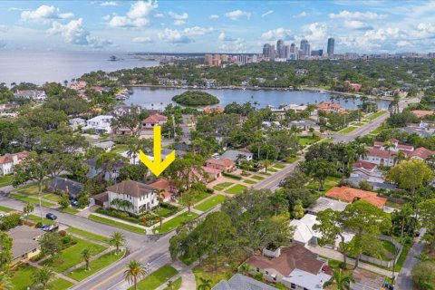 House in Saint Petersburg, Florida 2 bedrooms, 155.43 sq.m. № 1805901 - photo 19