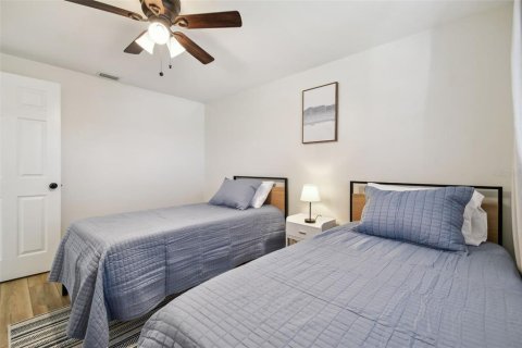 House in Tarpon Springs, Florida 3 bedrooms, 123.93 sq.m. № 1530588 - photo 17