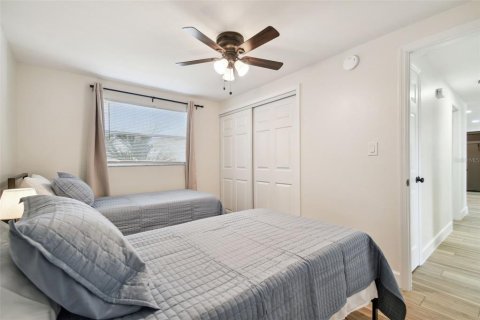 House in Tarpon Springs, Florida 3 bedrooms, 123.93 sq.m. № 1530588 - photo 19