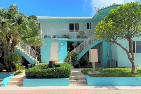 Condo à Hollywood, Floride, 2 chambres  № 2076570