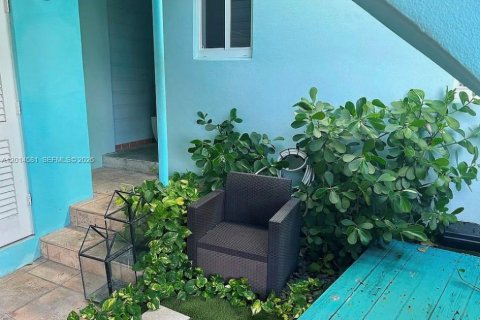Copropriété à louer à Hollywood, Floride: 2 chambres, 49.98 m2 № 2076570 - photo 8