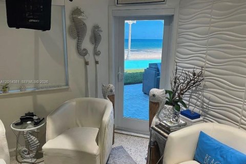 Copropriété à louer à Hollywood, Floride: 2 chambres, 49.98 m2 № 2076570 - photo 6