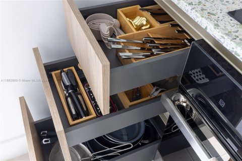 Condominio en venta en Miami, Florida, 2 dormitorios, 84.26 m2 № 1929571 - foto 27