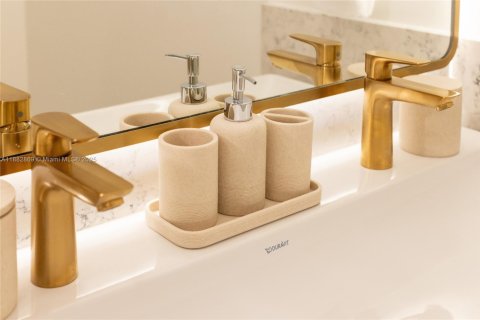 Condominio en venta en Miami, Florida, 2 dormitorios, 84.26 m2 № 1929571 - foto 12