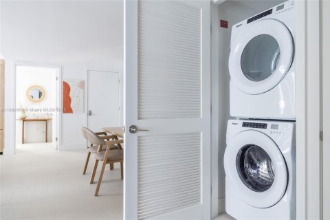 Condominio en venta en Miami, Florida, 2 dormitorios, 84.26 m2 № 1929571 - foto 13
