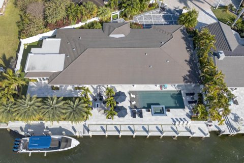 House in Fort Lauderdale, Florida 5 bedrooms, 423.08 sq.m. № 2158359 - photo 2