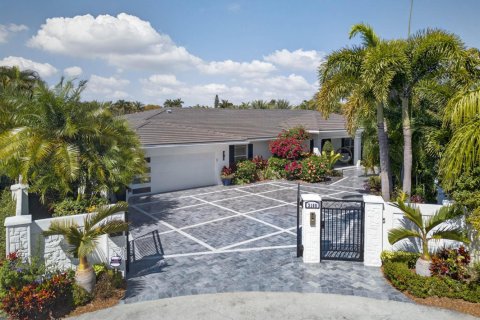 House in Fort Lauderdale, Florida 5 bedrooms, 423.08 sq.m. № 2158359 - photo 3