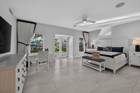 House in Fort Lauderdale, Florida 5 bedrooms, 423.08 sq.m. № 2158359 - photo 5