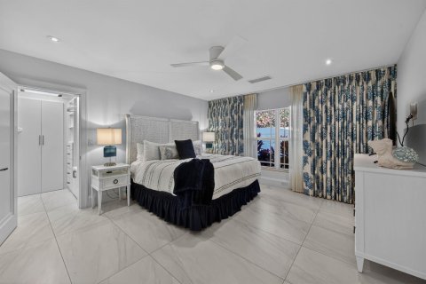 House in Fort Lauderdale, Florida 5 bedrooms, 423.08 sq.m. № 2158359 - photo 7