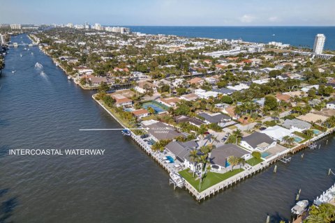 House in Fort Lauderdale, Florida 5 bedrooms, 423.08 sq.m. № 2158359 - photo 4
